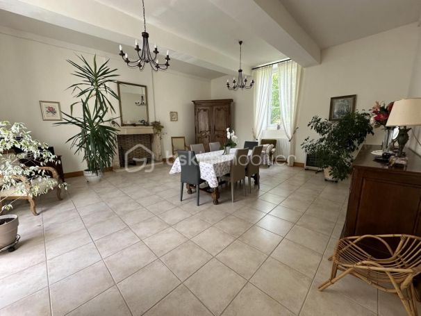 A louer MAISON  DE MAîTRE  MONTS EN BESSIN