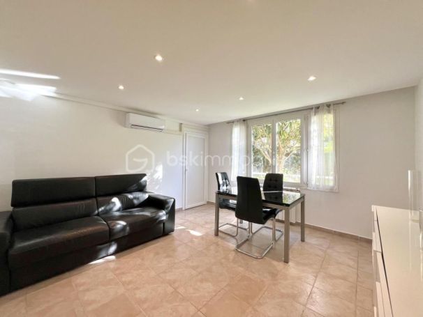 A louer APPARTEMENT T3 56 M2 BORD DE MER CANNES