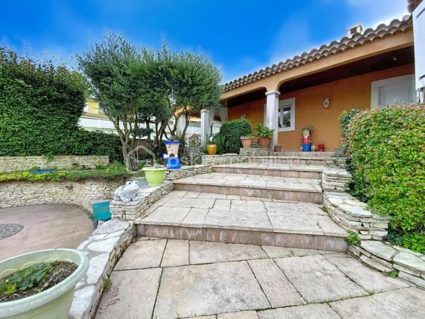 A louer MAISON  5 PIECES 140 M2  PEZENAS