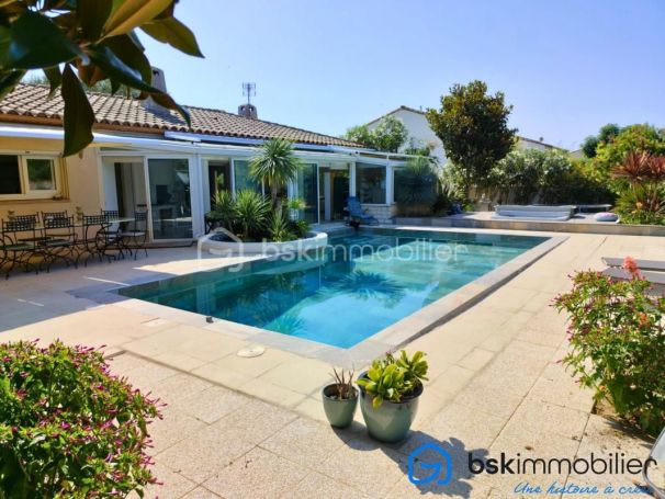 A louer MAISON  6 PIECES 237 M2 BORD DE MER LATTES