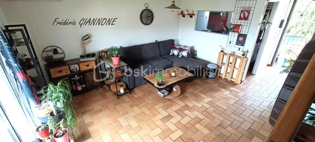 A vendre APPARTEMENT DUPLEX T3 51 M2 BORD DE MER CARQUEIRANNE