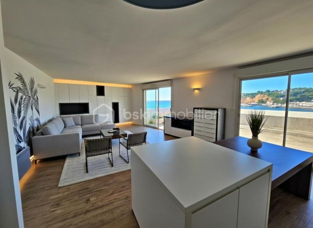 A louer APPARTEMENT DE PRESTIGE T3 90 M2 TERRASSE PIEDS DANS L'EAU CARRY LE ROUET