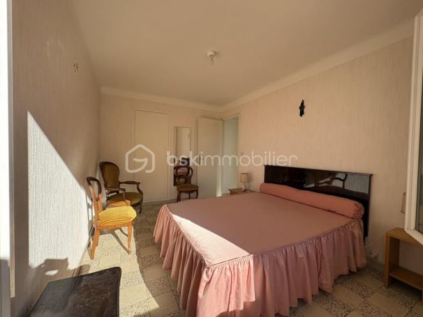 A louer APPARTEMENT T3 52 M2 BORD DE MER TOULON