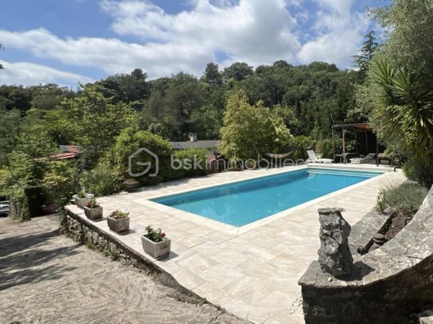 A louer MAISON  4 PIECES 140 M2  VENCE