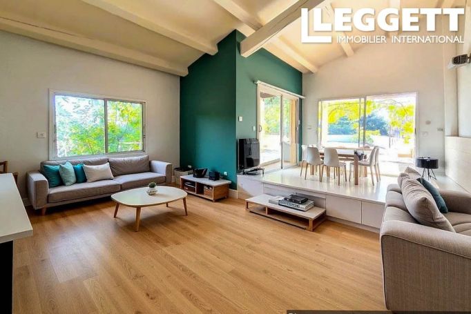 A louer MAISON  7 PIECES 176 M2  BAGNOLS SUR CEZE