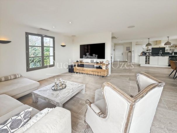 A vendre MAISON  5 PIECES 158 M2  UZES