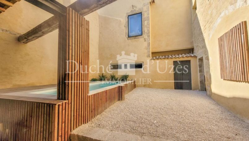 A louer MAISON  DE MAîTRE  UZES