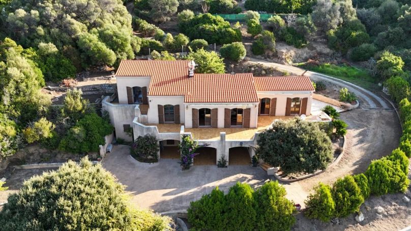 A louer MAISON  5 PIECES 165 M2 BORD DE MER VICO