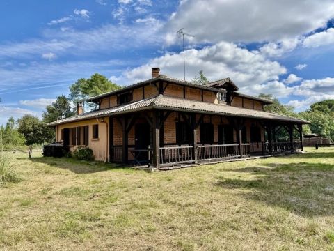 A louer MAISON  DE MAîTRE  ESCOURCE