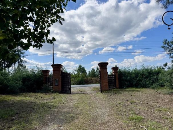 A louer MAISON  DE MAîTRE  ESCOURCE