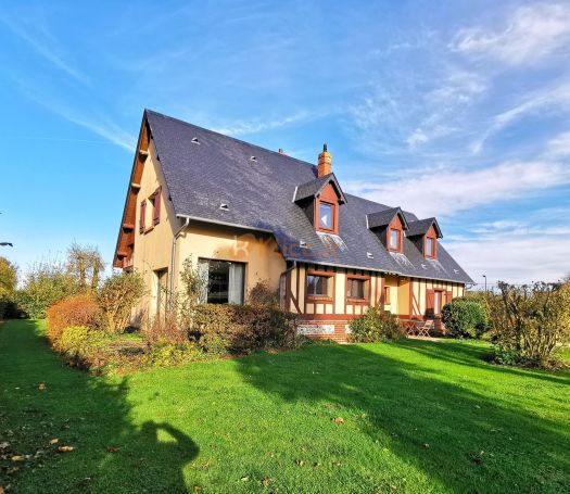 A louer MAISON  D'ARCHITECTE  SAINT NICOLAS D ALIERMONT Commerce et commodités