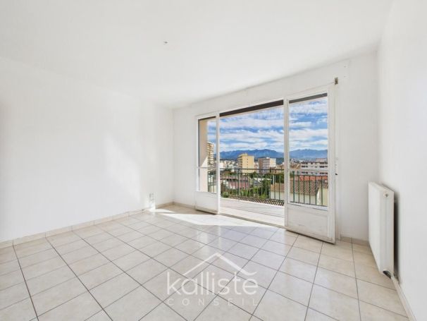 A louer APPARTEMENT T3 65 M2 BORD DE MER AJACCIO