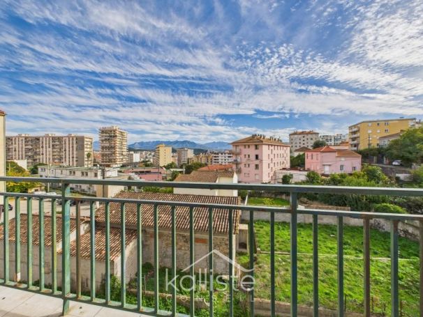 A louer APPARTEMENT T3 65 M2 BORD DE MER AJACCIO