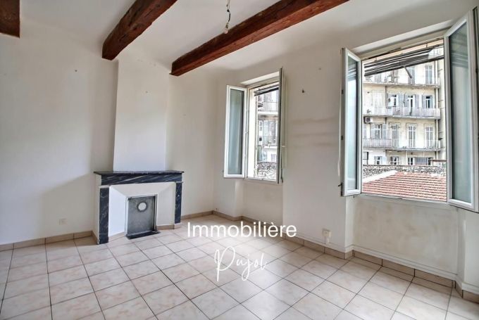 A vendre APPARTEMENT T2 40 M² A RENOVER Marseille