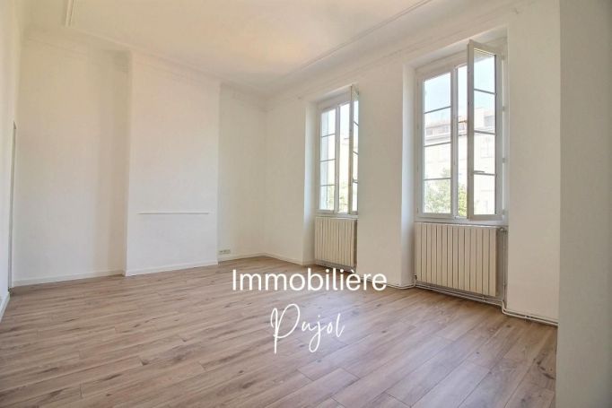 APPARTEMENT T4 80 M2 BORD DE MER MARSEILLE
