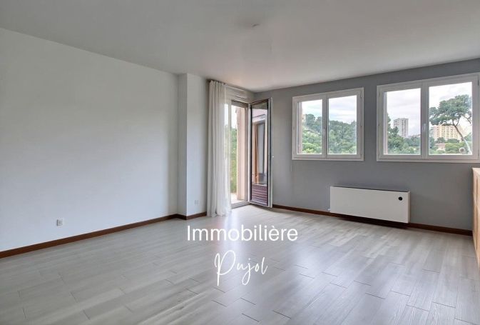 APPARTEMENT T3 83 M2 TERRASSE BORD DE MER MARSEILLE