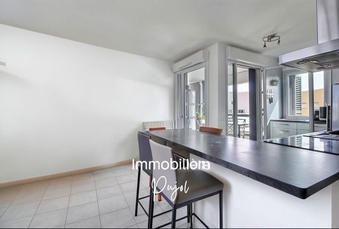 A vendre EXCLUSIVITE - T4 70m2 avec terrasse rÃ©sidence rÃ©cente 13002 Marseille
