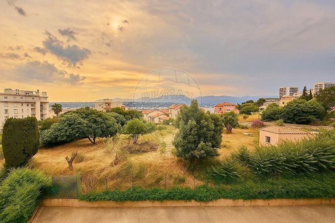 A louer APPARTEMENT T3 63 M2 TERRASSE BORD DE MER NICE