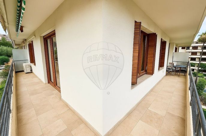 A louer APPARTEMENT T3 63 M2 TERRASSE BORD DE MER NICE