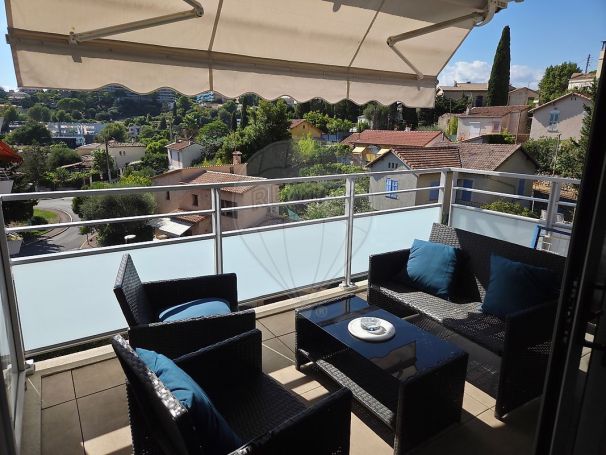 A louer APPARTEMENT T2 43 M2 TERRASSE BORD DE MER LE CANNET