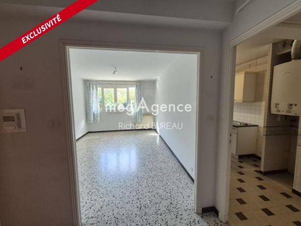 A louer APPARTEMENT T3 65 M2 BORD DE MER TOULON