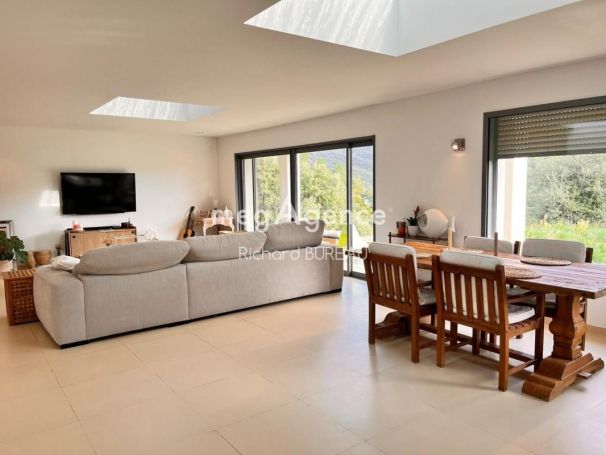 A louer MAISON  D'ARCHITECTE BORD DE MER LA LONDE LES MAURES