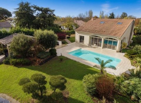 A louer MAISON  CONTEMPORAINE BORD DE MER AMBARES ET LAGRAVE