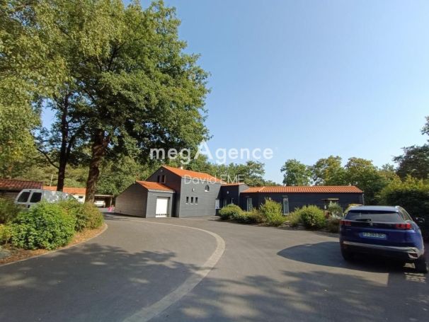 A louer MAISON  8 PIECES 192 M2 BORD DE MER NOTRE DAME DE RIEZ