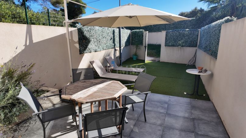 A vendre APPARTEMENT T2 46 M2 TERRASSE BORD DE MER LES ISSAMBRES