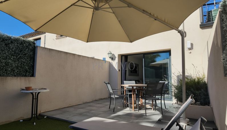 A vendre APPARTEMENT T2 46 M2 TERRASSE BORD DE MER LES ISSAMBRES