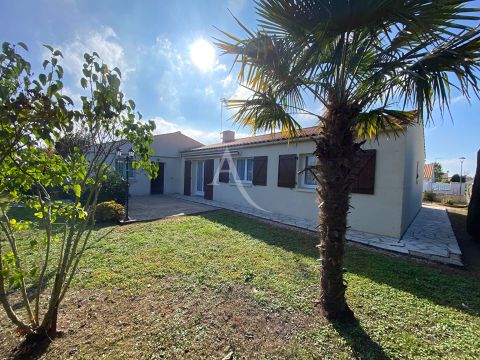 A vendre MAISON  4 PIECES 94 M2 BORD DE MER LONGEVILLE SUR MER