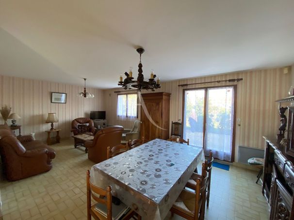 A vendre MAISON  4 PIECES 94 M2 BORD DE MER LONGEVILLE SUR MER