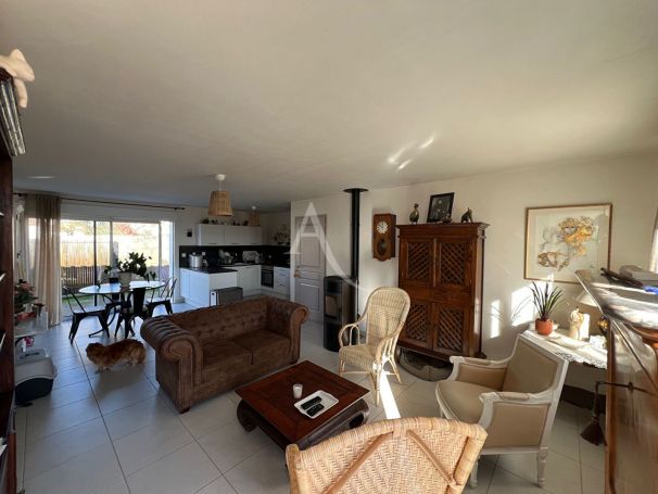 A vendre MAISON  4 PIECES 78 M2 BORD DE MER LONGEVILLE SUR MER