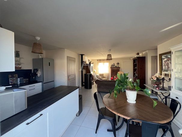 A vendre MAISON  4 PIECES 78 M2 BORD DE MER LONGEVILLE SUR MER