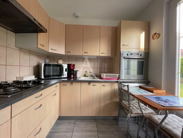 A vendre MAISON  4 PIECES 86 M2  ANGLES