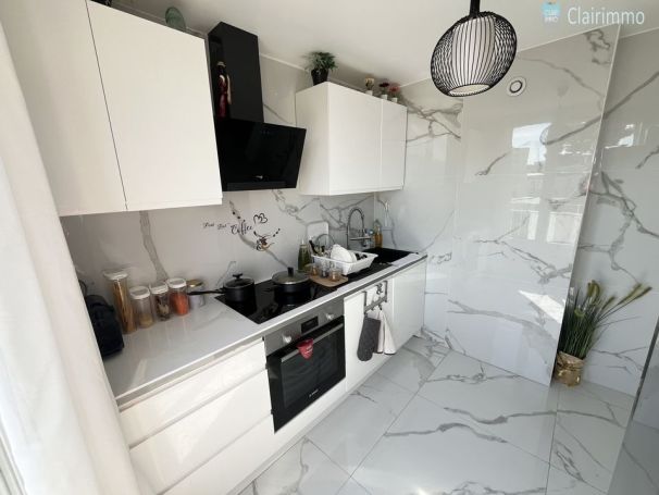 A louer APPARTEMENT T3 51 M2  MARSEILLE 13EME