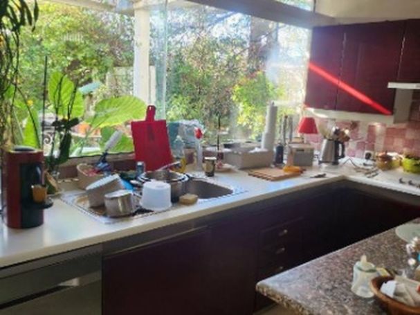 A vendre MAISON  6 PIECES 264 M2 BORD DE MER TOULON