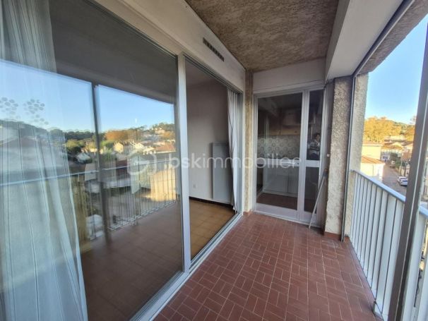 A louer APPARTEMENT T4 69 M2 TERRASSE BORD DE MER LA SEYNE SUR MER