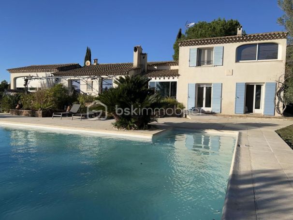 A louer MAISON  6 PIECES 186 M2 BORD DE MER ROQUEBRUNE SUR ARGENS