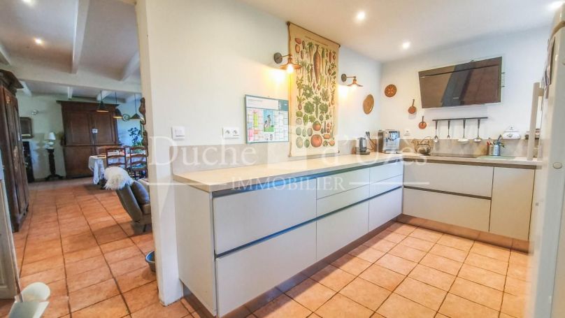 A louer MAISON  7 PIECES 172 M2  UZES