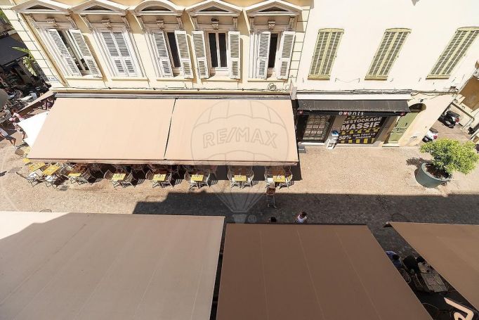 A louer APPARTEMENT T3 40 M2 BORD DE MER CANNES