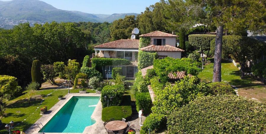 A louer MAISON  8 PIECES 300 M2 VUE MER VENCE