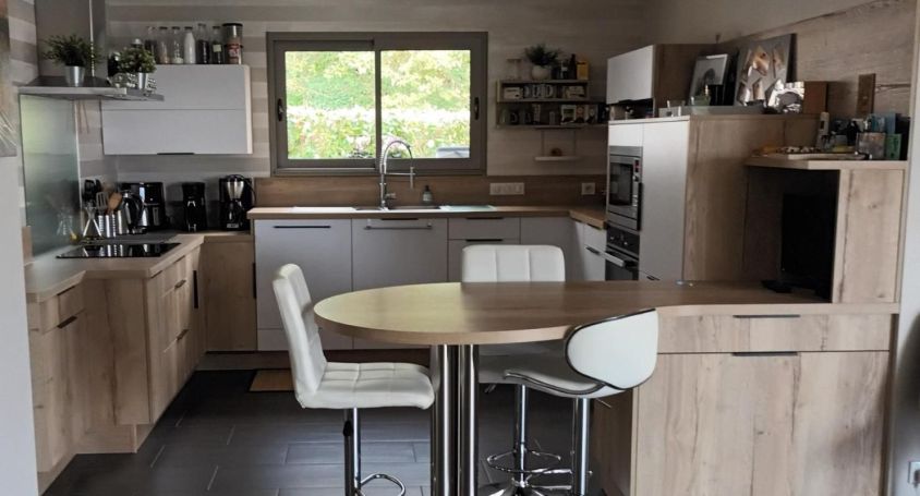 A louer MAISON  4 PIECES 124 M2  POUZAUGES