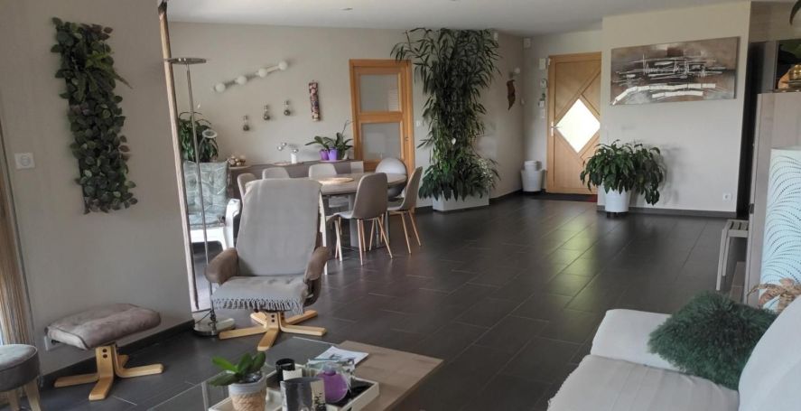 A louer MAISON  4 PIECES 124 M2  POUZAUGES