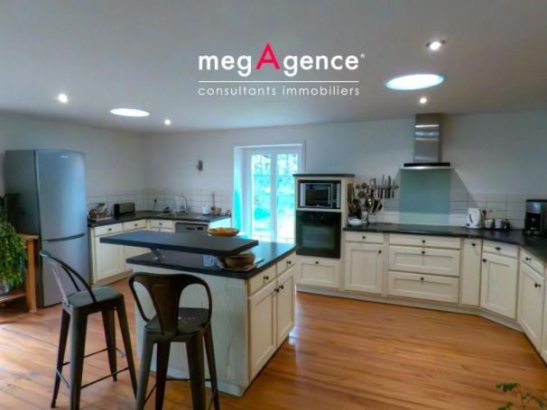 A louer MAISON  DE MAîTRE  AVRILLE