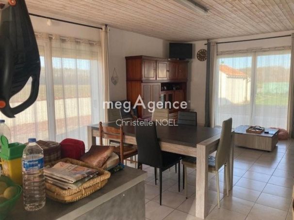 A louer MAISON  DE MAîTRE  BESSAY