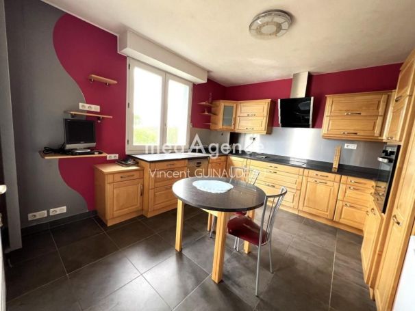 A louer MAISON  D'ARCHITECTE  POUZAUGES