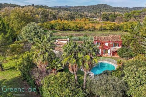 A louer MAISON  10 PIECES 215 M2 BORD DE MER FREJUS