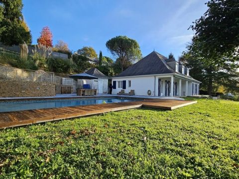 A louer MAISON 8 PIECES 200 M2 SERRES MORLAAS