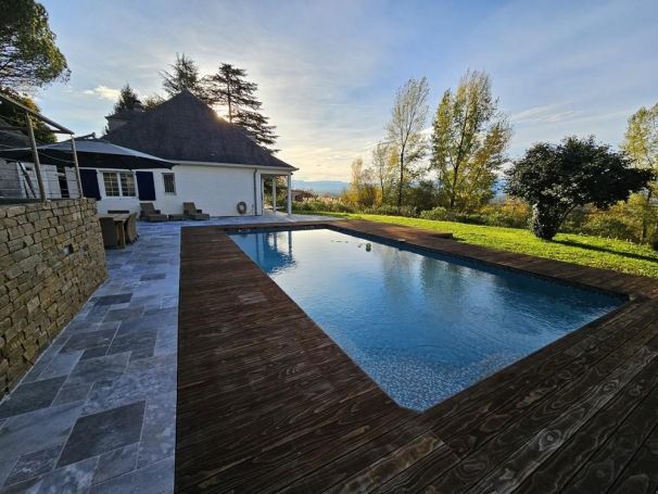 A louer MAISON  8 PIECES 200 M2  SERRES MORLAAS